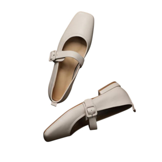 Daily Chic | 足元で差がつく、大人可愛いトラッドコインローファー