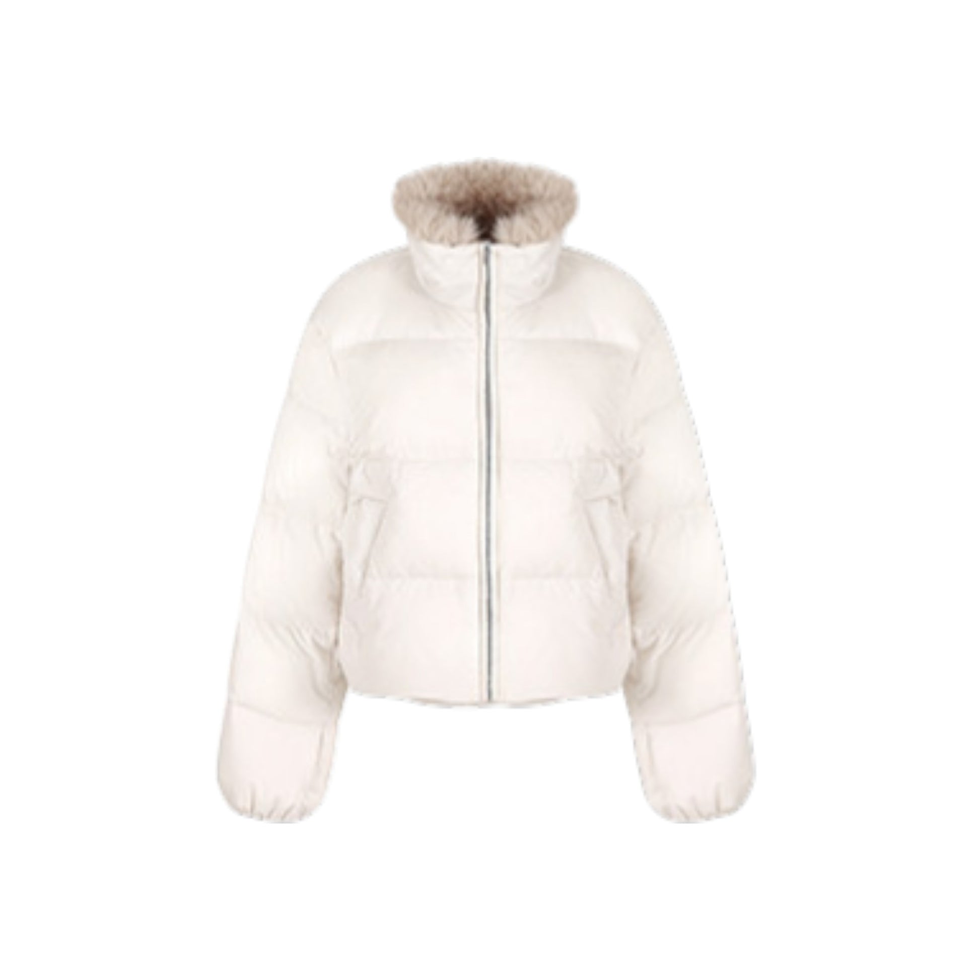 Fano 贅沢パフダウンジャケット 正面アップ：小顔を演出する贅沢ファーと気品ある顔周り