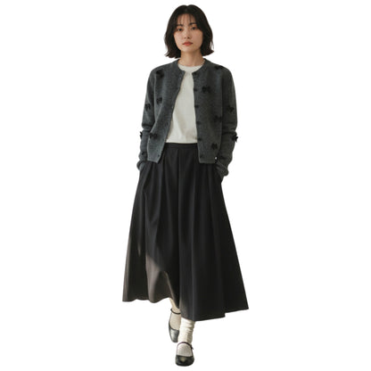Balletcore Pleated Midi Skirt 正面全身 - ドラマチックなAラインシルエットの全貌