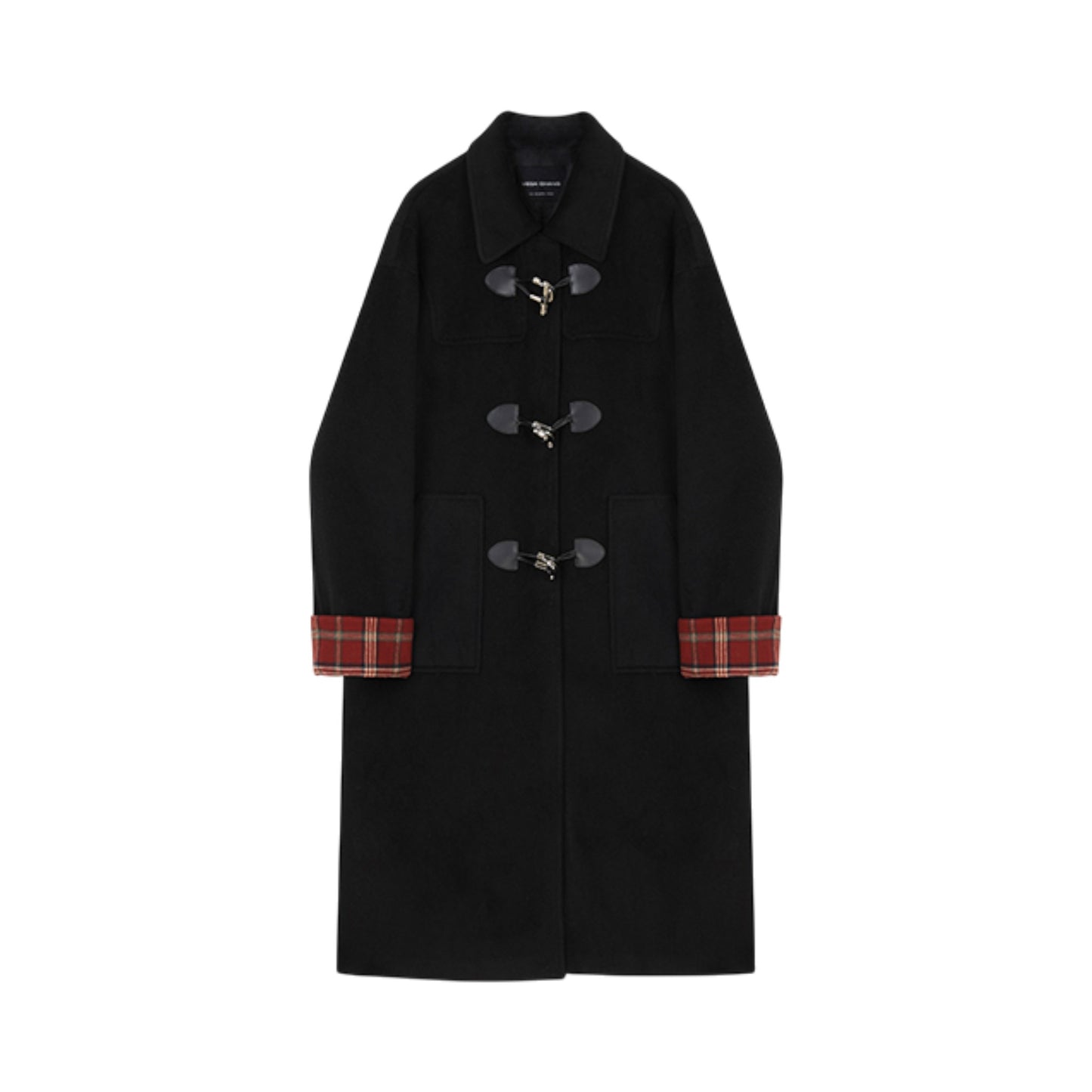 チェック柄ブラックロングコートの襟元とチェック柄パネルのデザインがわかる正面アップ画像。