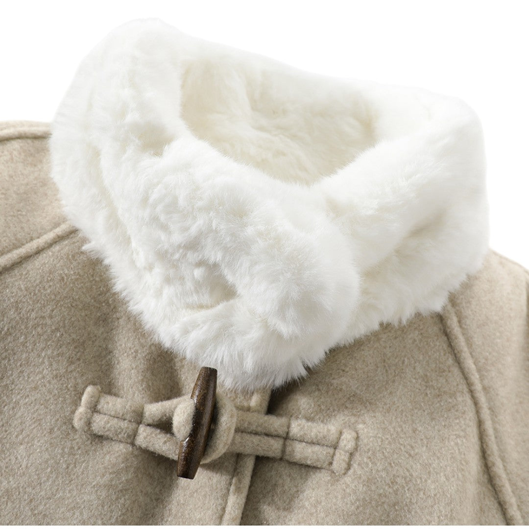 ダッフルコートの裏起毛素材と生地の質感がわかる拡大写真。