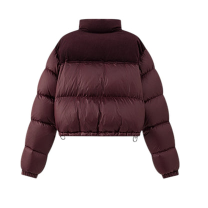 Back View Design 後ろからのデザインと配色パターン、全体のシルエットバランスを表現したバックビュー。