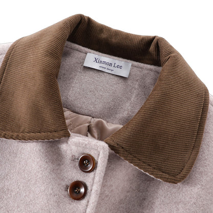 ヴィンテージデザイン ロングコートの生地の質感と、ボタンやステッチなどのディテールがわかる拡大写真。