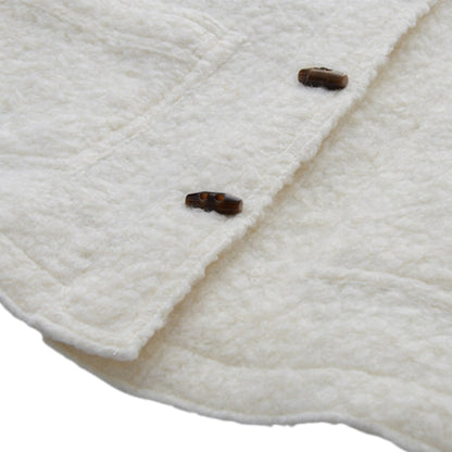 Vintage Wool Toggle Coat 拡大詳細。こだわり抜いた牛角ボタンと、温かみのある羊毛混ボアの質感。