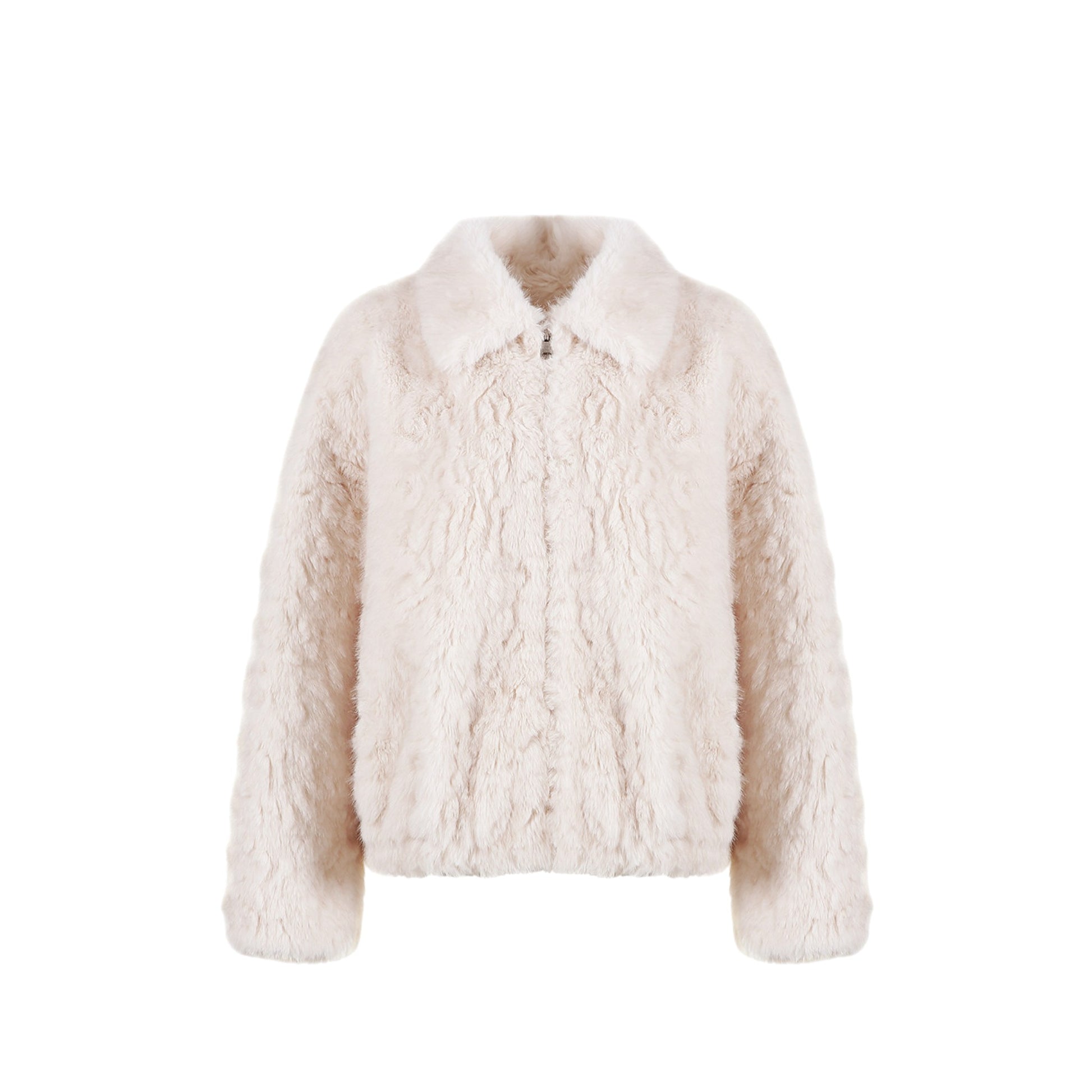 Cloud Eco Fur Coat - 正面アップ。首元の大きな襟と贅沢なファーの質感が顔周りを華やかに。