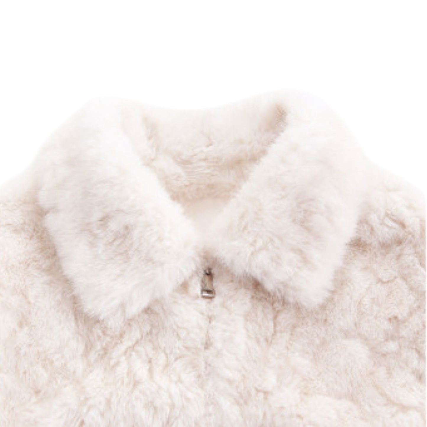 Cloud Eco Fur Coat - 拡大詳細。雲のように柔らかいエコファーの毛並みと、丁寧な縫製クオリティ。