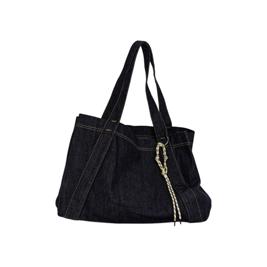 Fano Retro Denim Bag：高品質なリジッドデニムの質感と、ブランド独自の個性が光るチャームのディテール