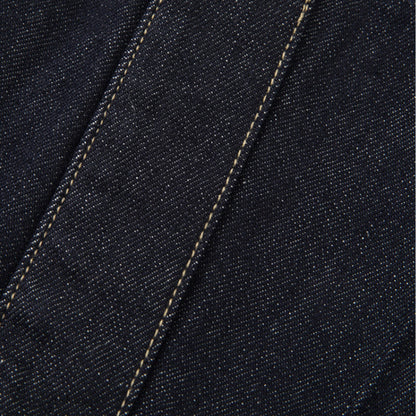 Fano Retro Denim Bag：丁寧なステッチワークと、高級感漂う金具・パーツを捉えたクローズアップ画像