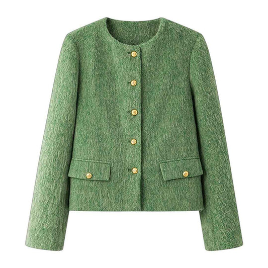 ウール混ツイードジャケットの正面アップ。ゴールドのボタンが特徴。