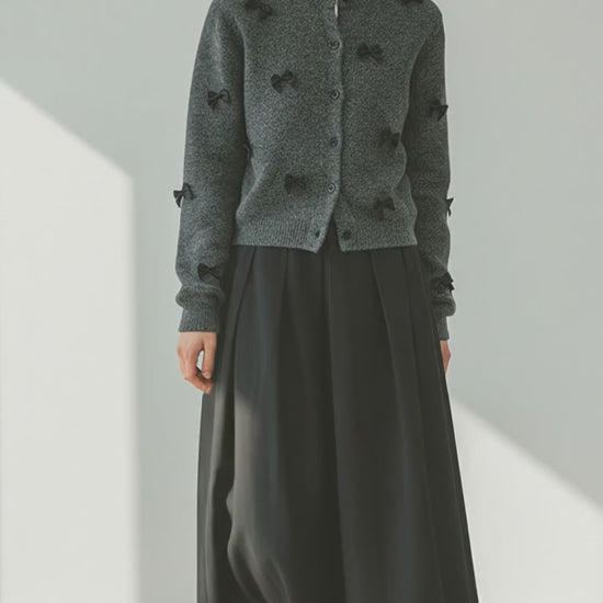 Balletcore Pleated Midi Skirt 正面全身 - ドラマチックなAラインシルエットの全貌