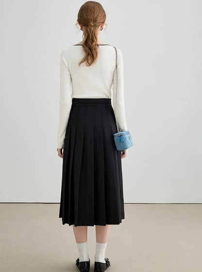 BLACK PLEATED SKIRT